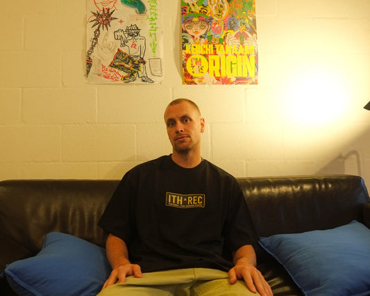 GARAGE STATE TEE [BLACK]